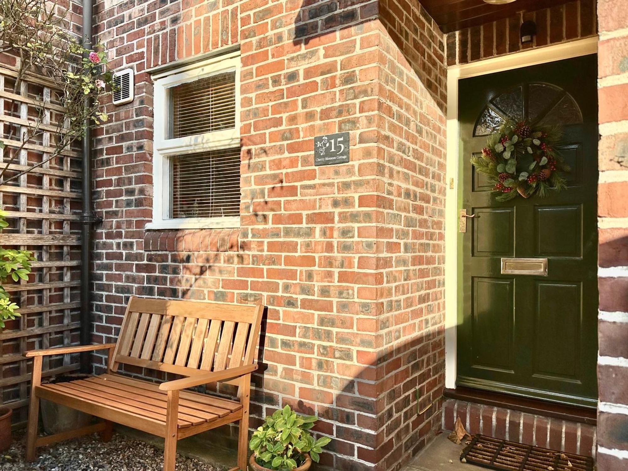 Cherry Blossom Cottage York Eksteriør billede